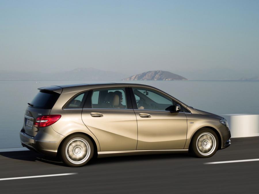  Mercedes-Benz B180 CDI BlueEFFICIENCY 2011 года  (фото 4 из 21)